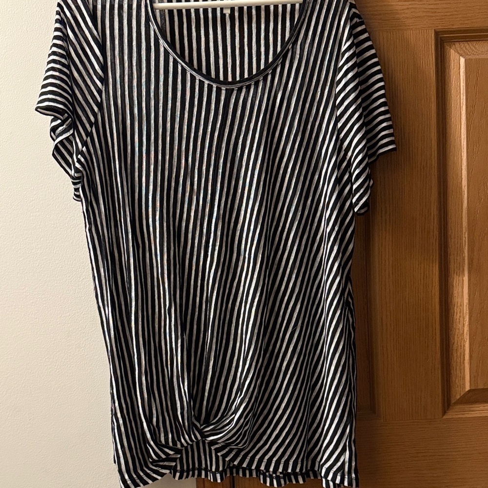 Stylish Black and White Striped Women's Tee